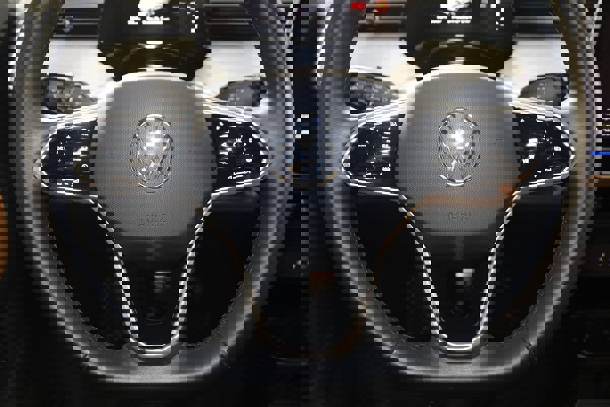 Used 2025 Volkswagen ID. Buzz Pro S image 47