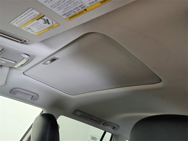 Used 2024 Nissan Armada SL image 18