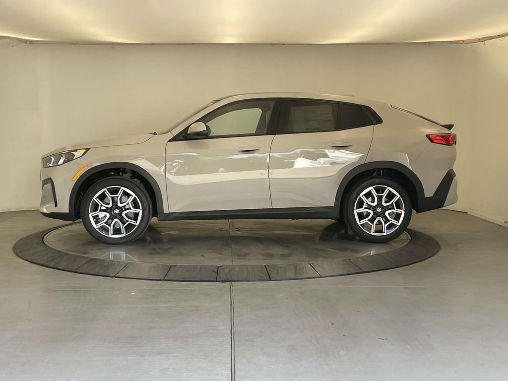 New 2026 BMW X2 xDrive28i w/ Technology Package AWD/4WD image 2