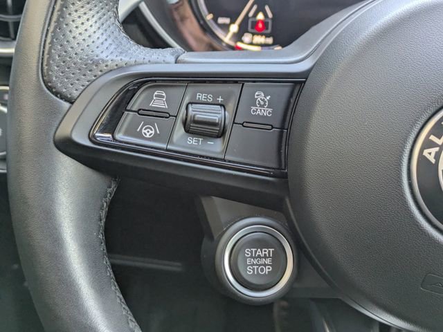 Used 2025 Alfa Romeo Giulia AWD w/ Veloce Package AWD image 31