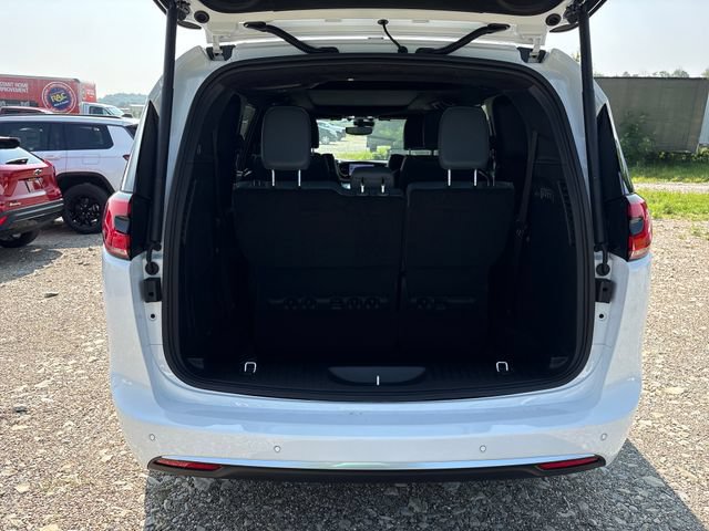 New 2027 Chrysler Pacifica Pinnacle AWD/4WD image 27