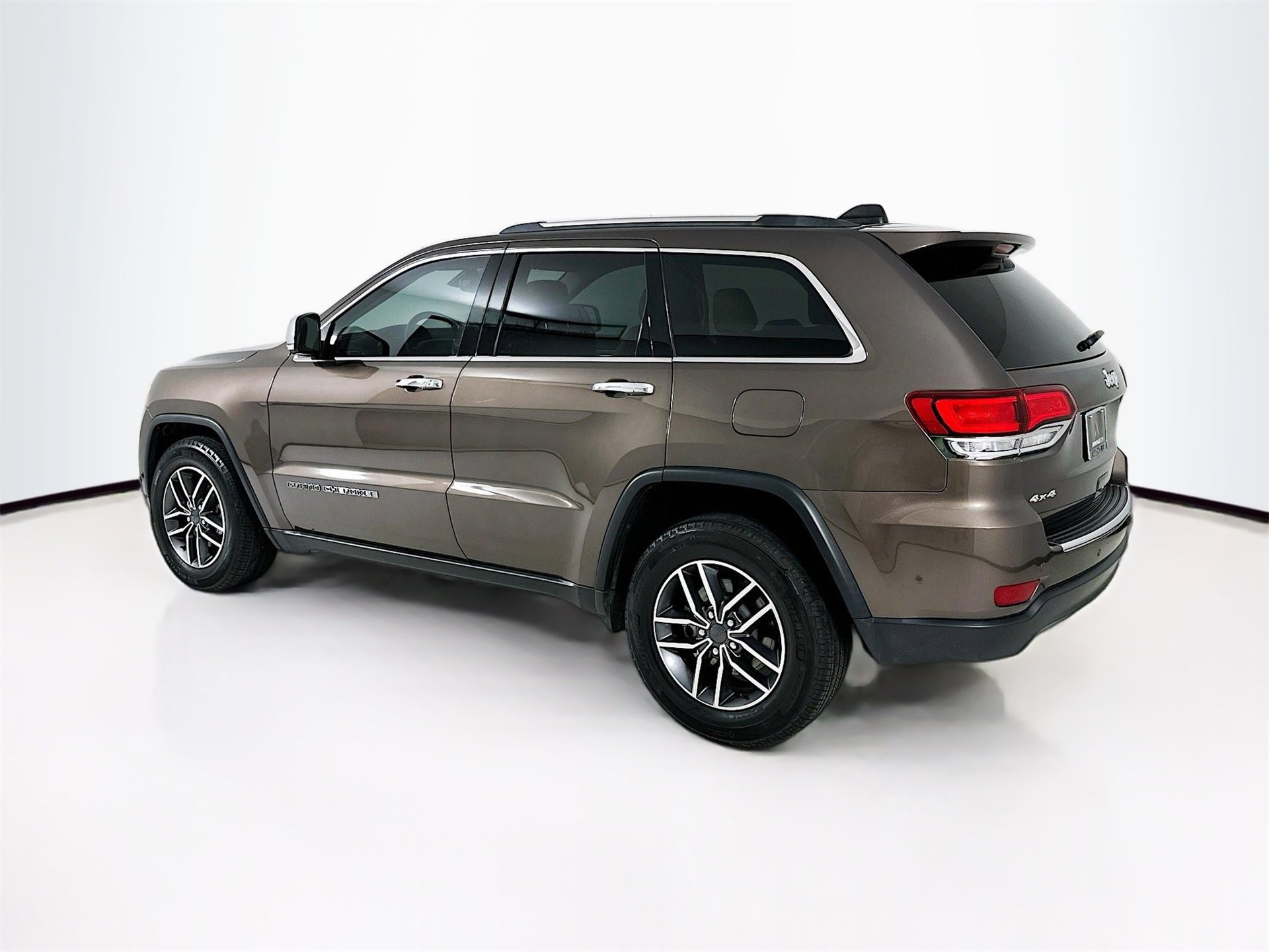 Used 2020 Jeep Grand Cherokee Limited w/ Luxury Group II image 6