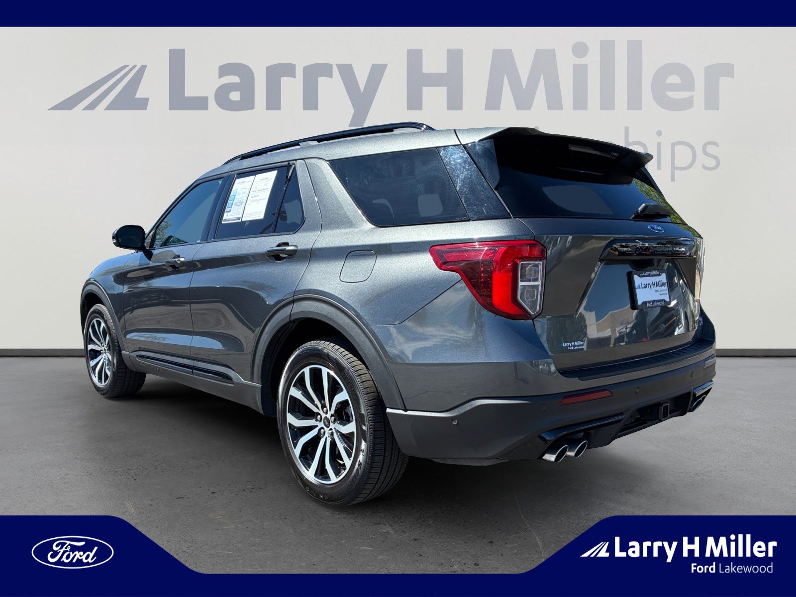Used 2020 Ford Explorer ST w/ Premium Technology Package AWD/4WD image 3