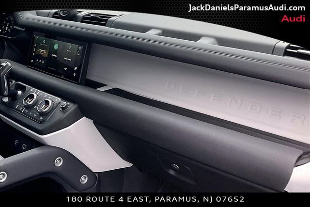 Used 2023 Land Rover Defender 90 S image 13