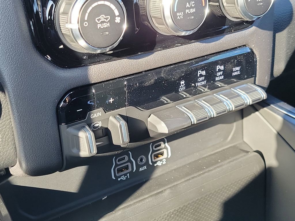New 2026 RAM 1500 Big Horn w/ Night Edition image 17