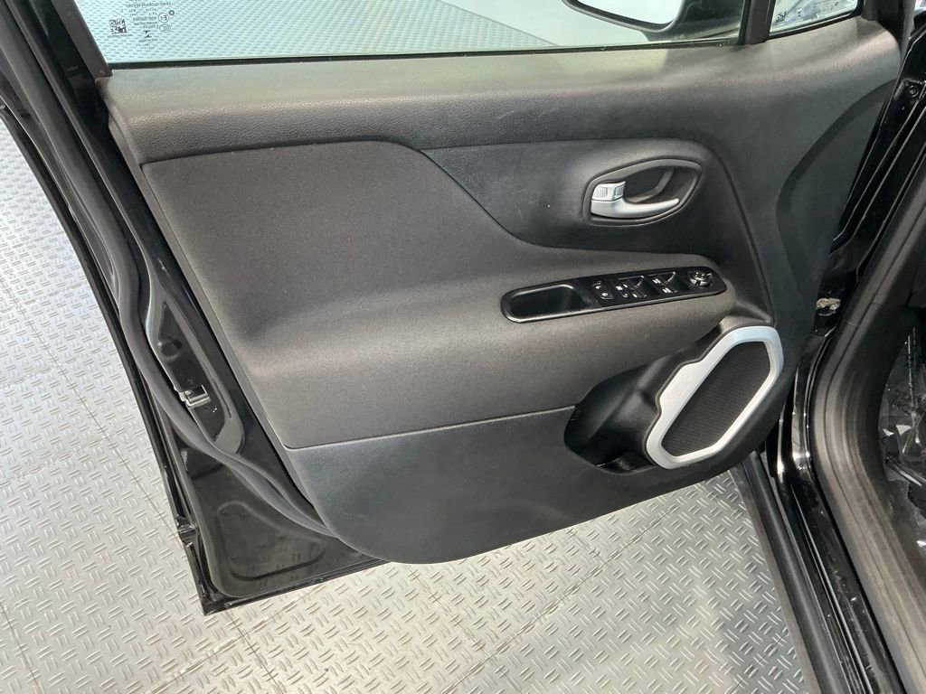 Used 2020 Jeep Renegade Sport w/ UConnect 7.0 Group image 14