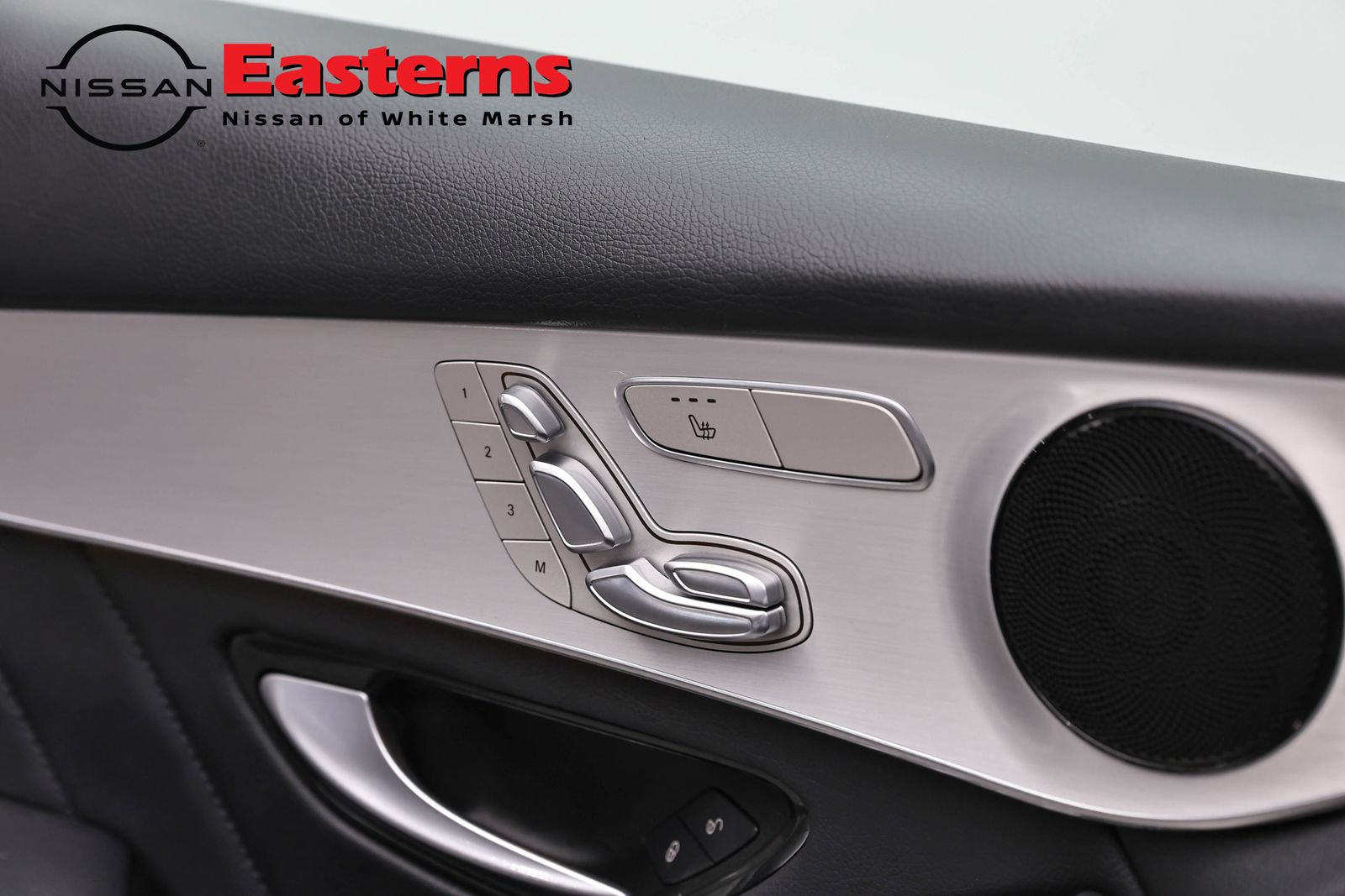 Used 2022 Mercedes-Benz GLC 300 4MATIC w/ AMG Line image 17