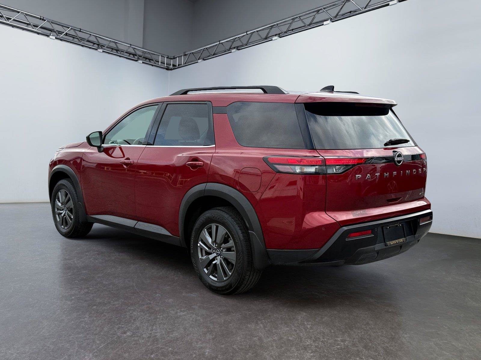 Used 2026 Nissan Pathfinder SV AWD/4WD image 5