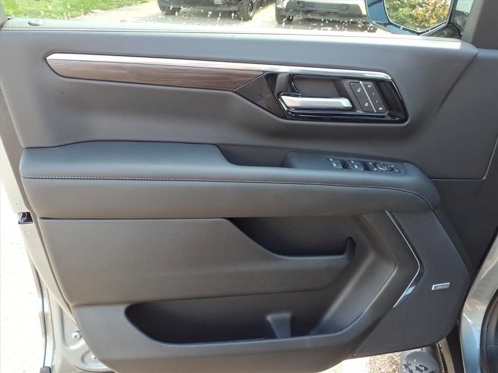 New 2026 Chevrolet Tahoe Z71 image 11