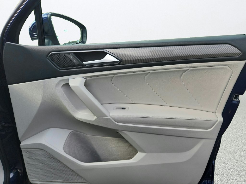 Certified 2023 Volkswagen Tiguan SE FWD image 26