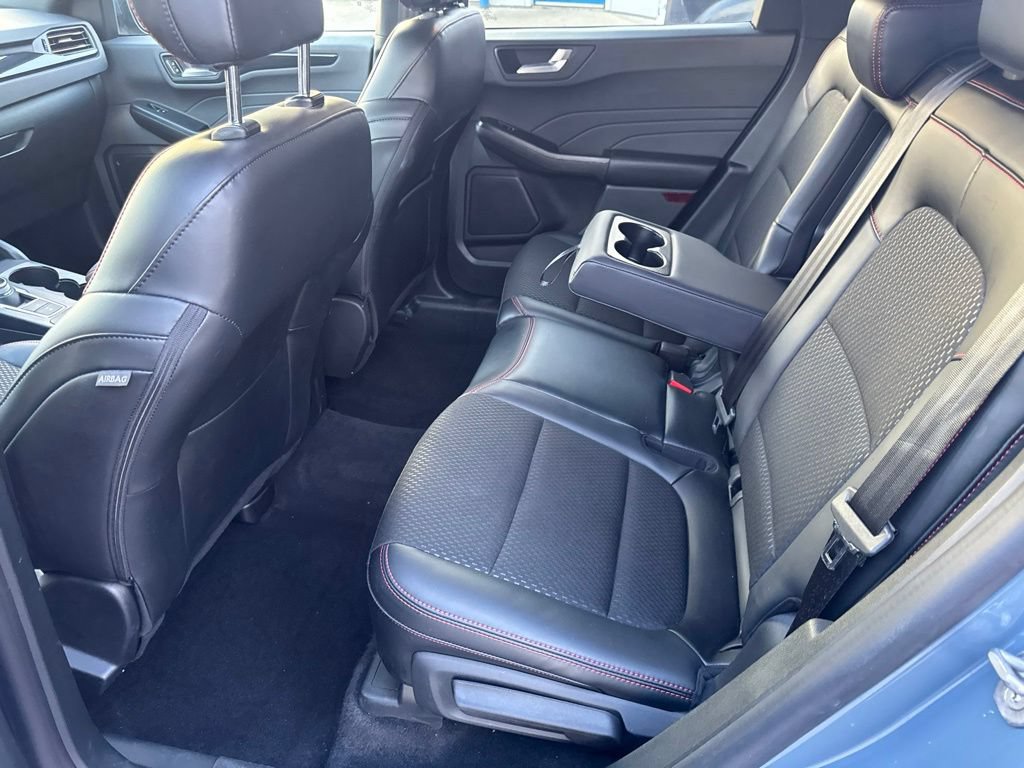 Certified 2025 Ford Escape ST-Line Select AWD/4WD image 28