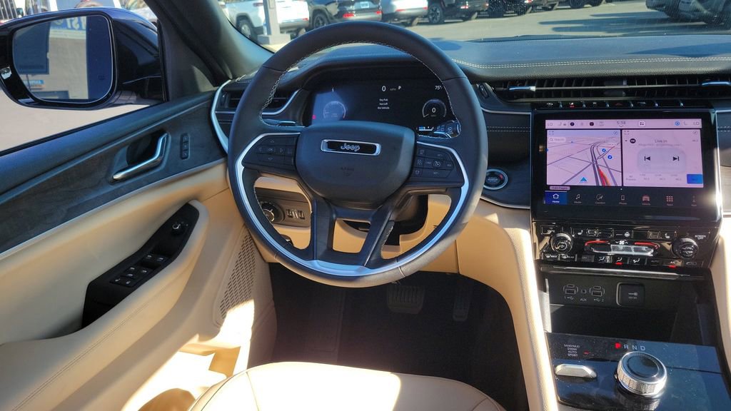 New 2025 Jeep Grand Cherokee L Limited w/ Black Appearance Package image 10