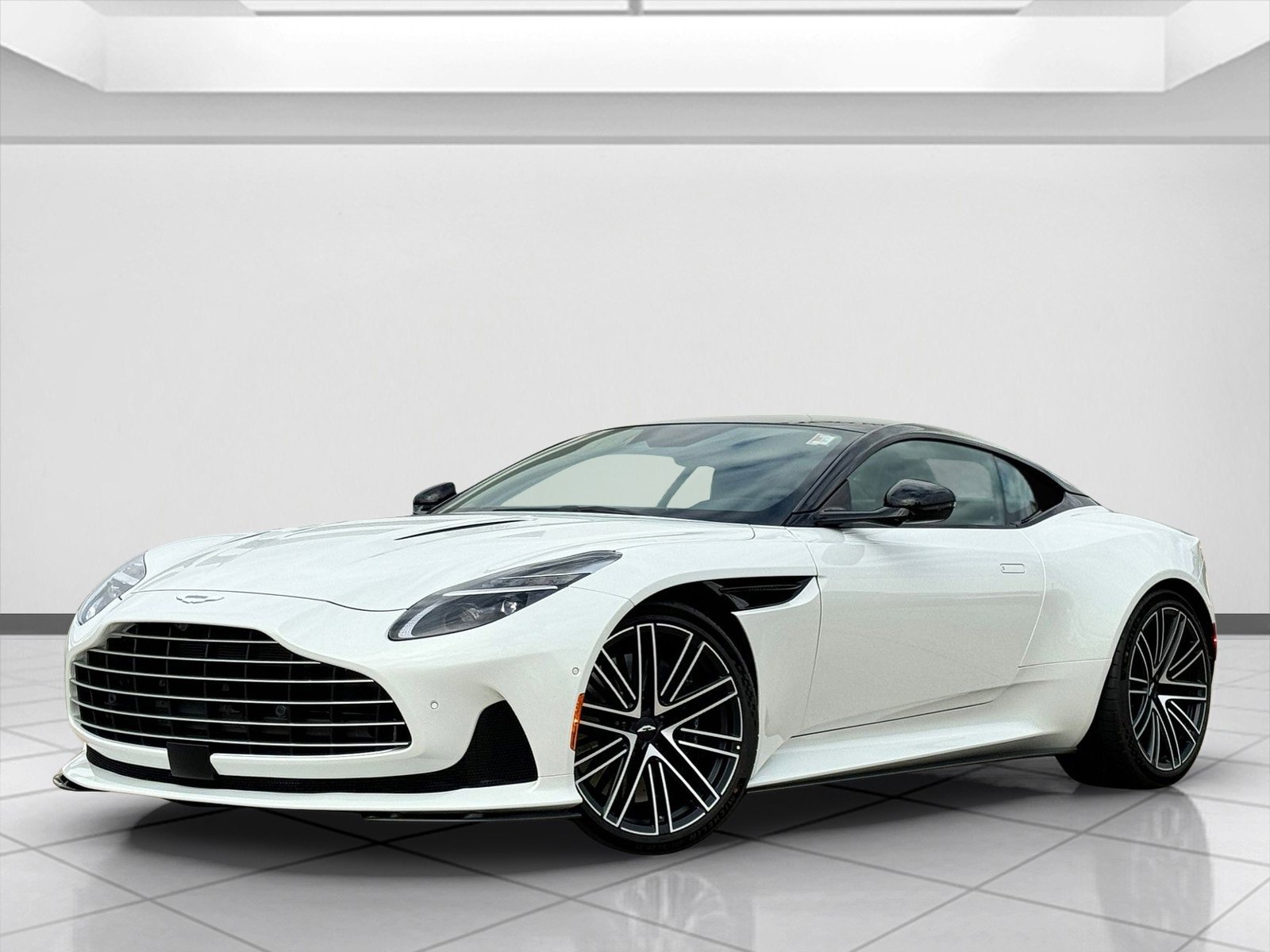 Used 2024 Aston Martin DB12 Coupe image 7