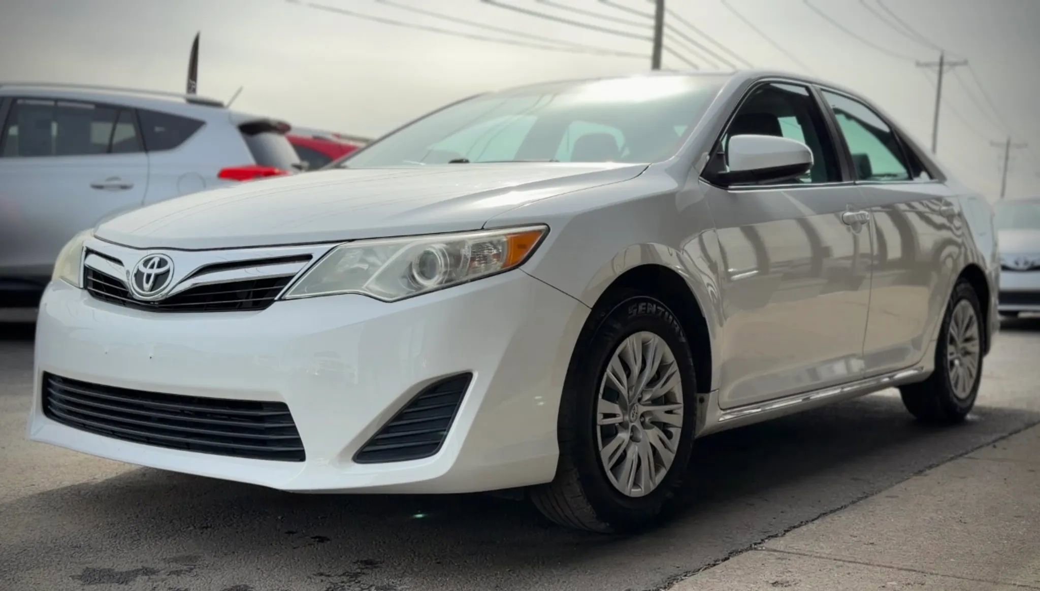 Used 2014 Toyota Camry LE image 5