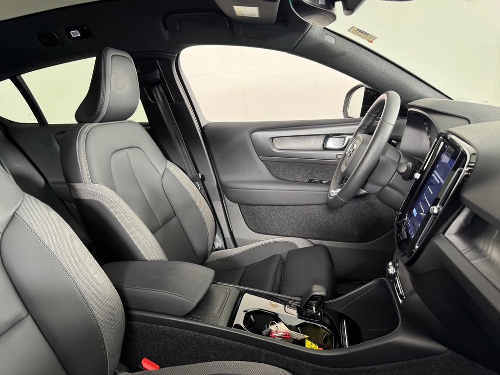 Certified 2023 Volvo C40 Recharge Core w/ Protection Package Premier AWD/4WD image 2