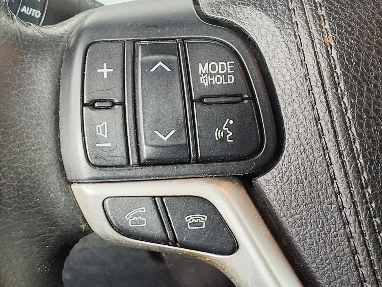 Used 2015 Toyota Sienna SE FWD image 15