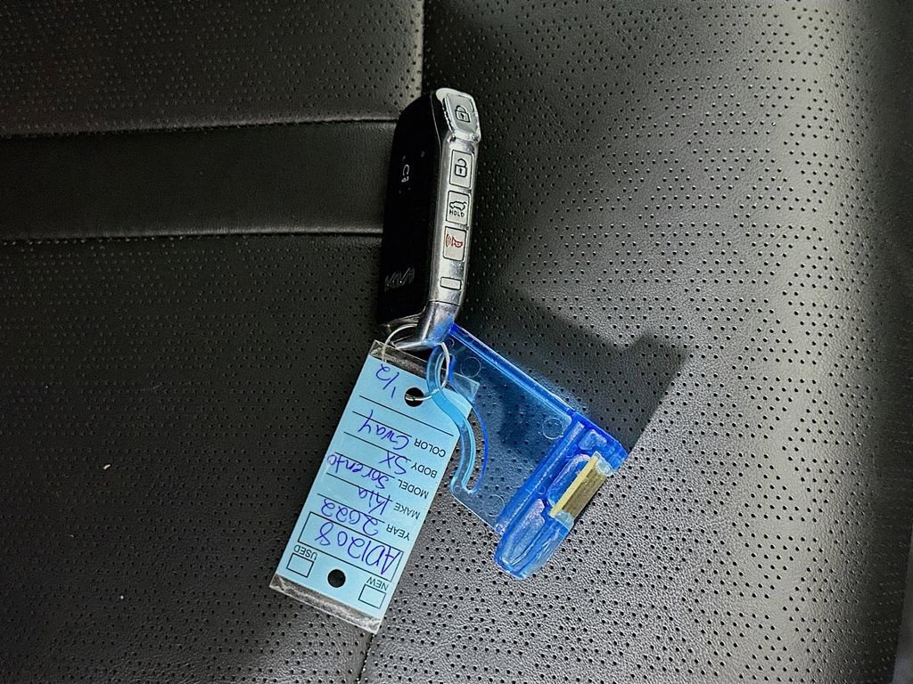 Used 2022 Kia Sorento SX image 36