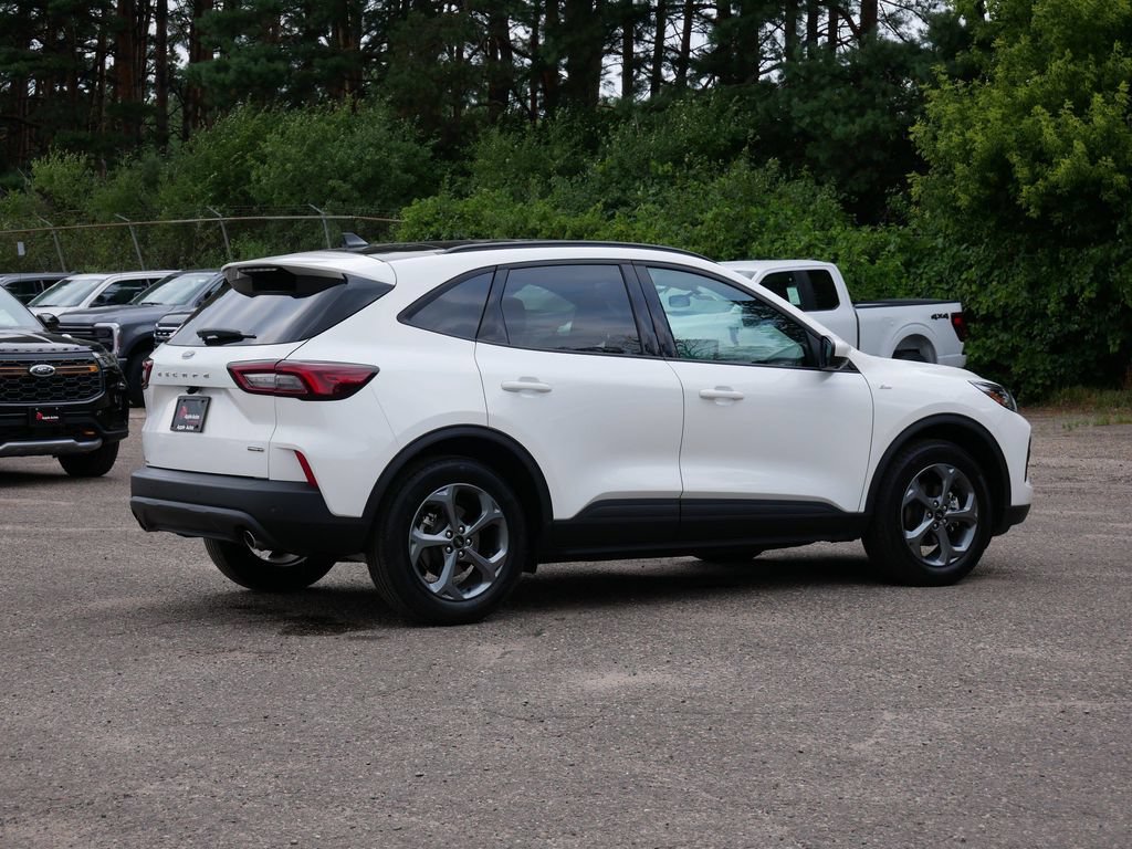 Certified 2025 Ford Escape ST-Line Select w/ Tech Pack #2 AWD/4WD image 3