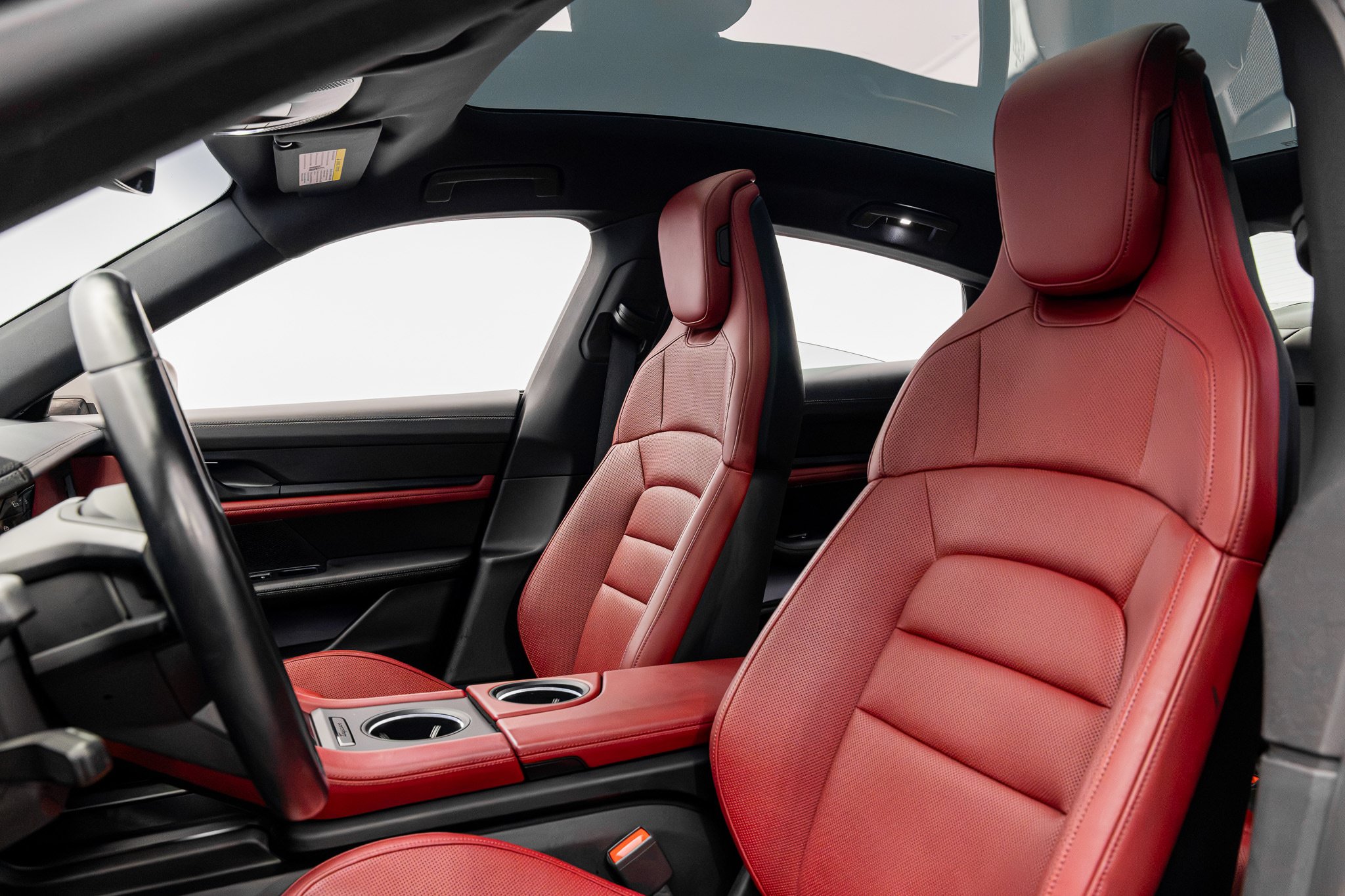 Used 2021 Porsche Taycan RWD image 27