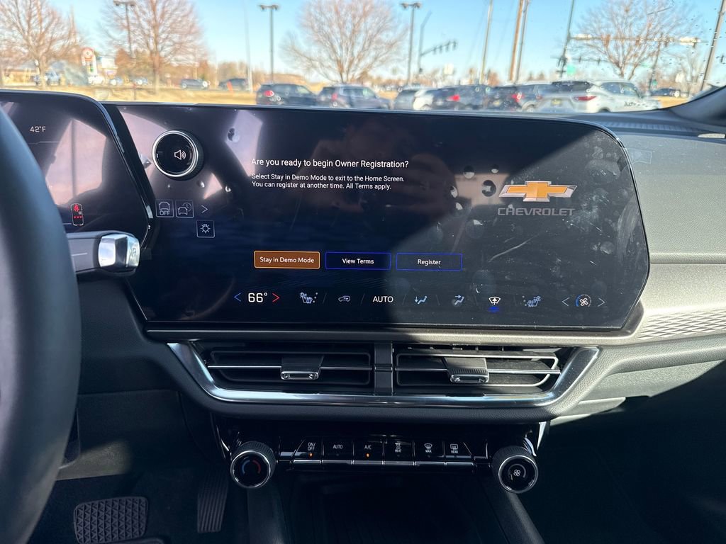 New 2026 Chevrolet Equinox EV LT w/ Comfort Package AWD/4WD image 18