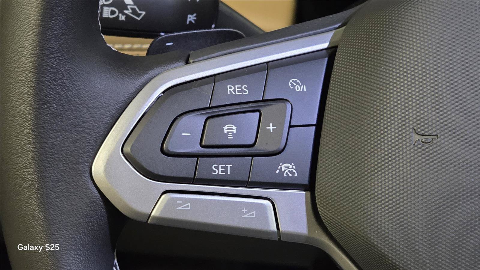 New 2026 Volkswagen Atlas Cross Sport SE AWD/4WD image 18