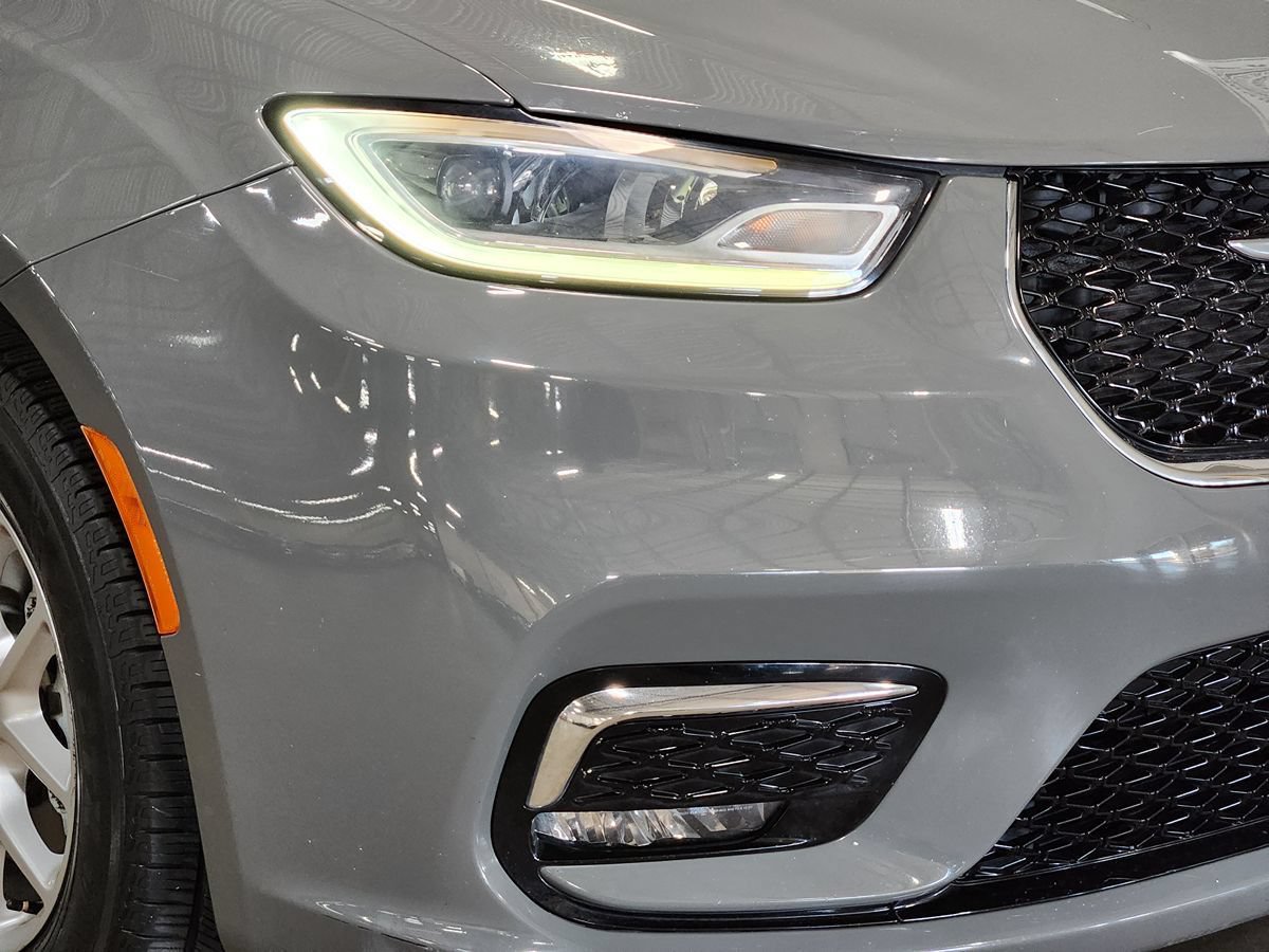 Used 2022 Chrysler Pacifica Touring-L FWD image 13