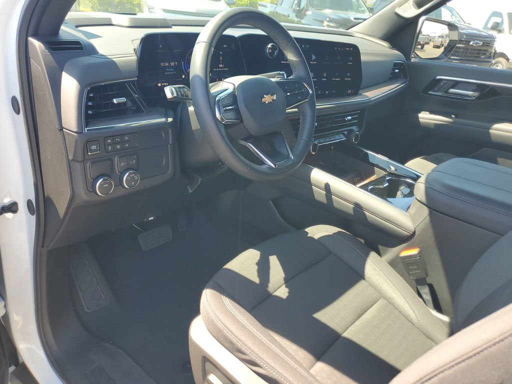 Used 2026 Chevrolet Suburban LS RWD image 10