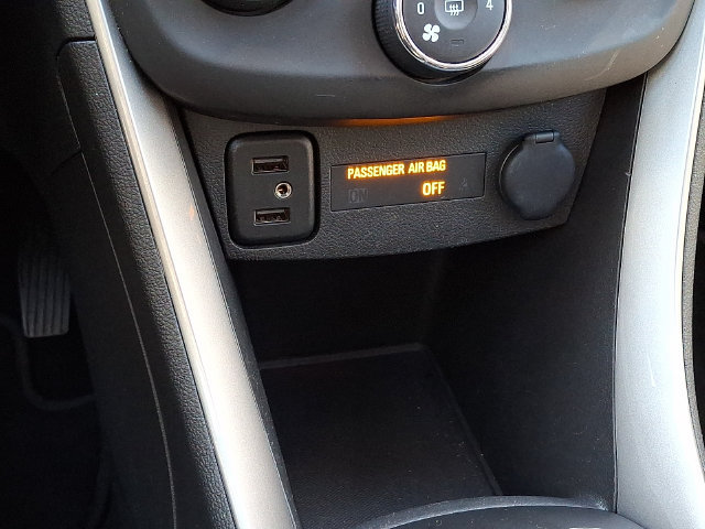 Used 2020 Chevrolet Trax LT w/ Sun & Sound Package FWD image 24