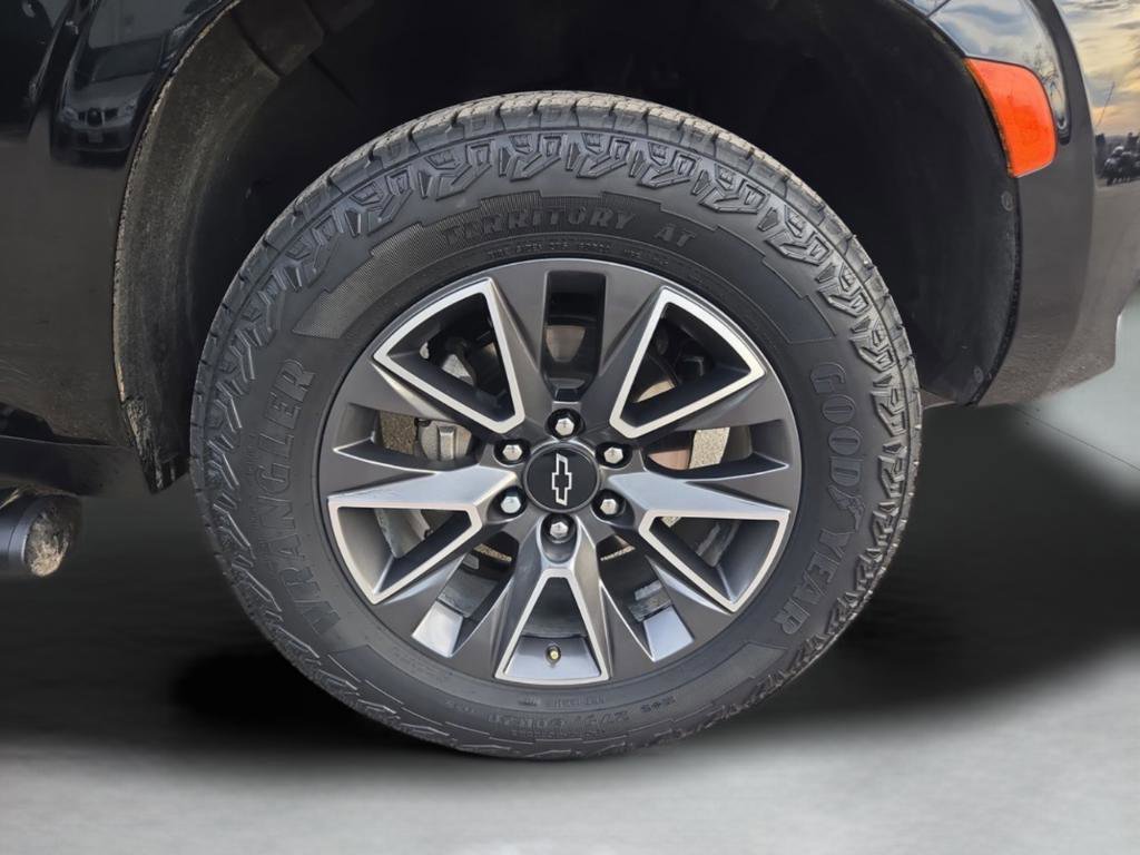 Used 2024 Chevrolet Tahoe Z71 w/ Luxury Package image 32