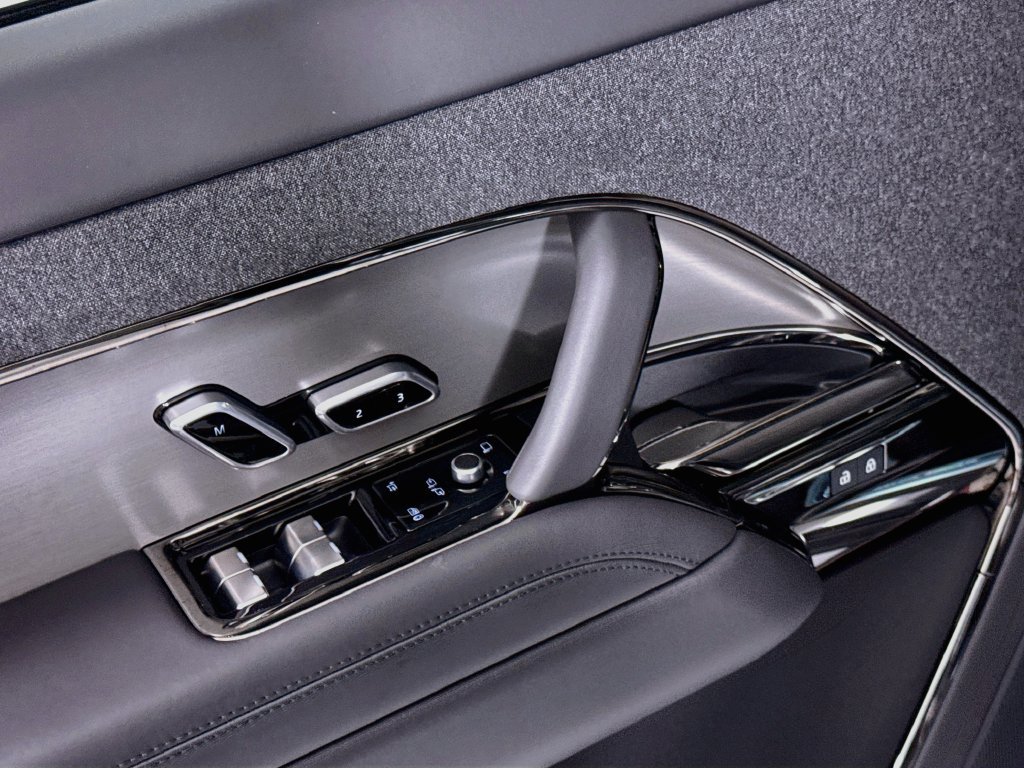 New 2026 Land Rover Range Rover Sport Dynamic SE AWD/4WD image 25