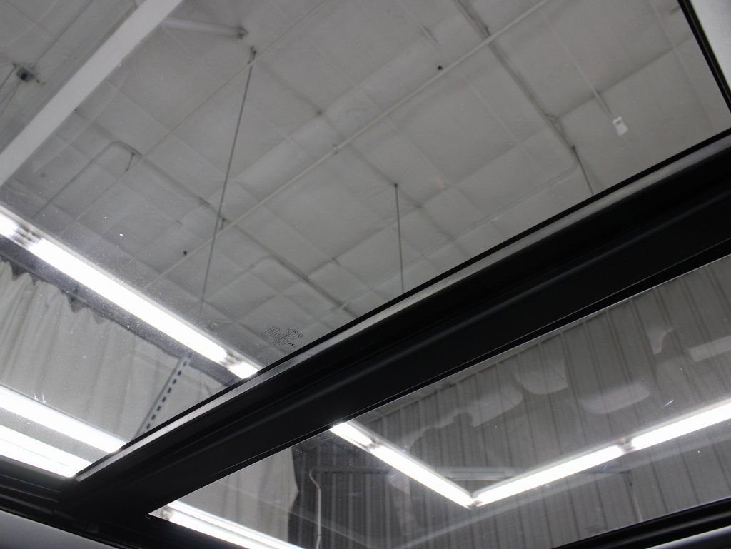 Used 2025 Ford F350 Lariat w/ Black Appearance Package image 31