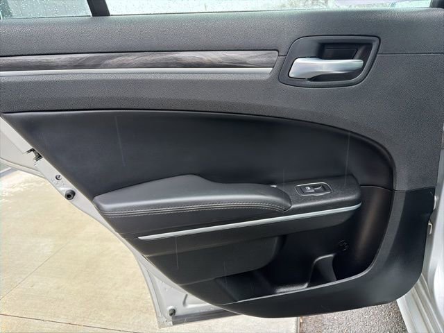 Used 2022 Chrysler 300 Touring L image 17