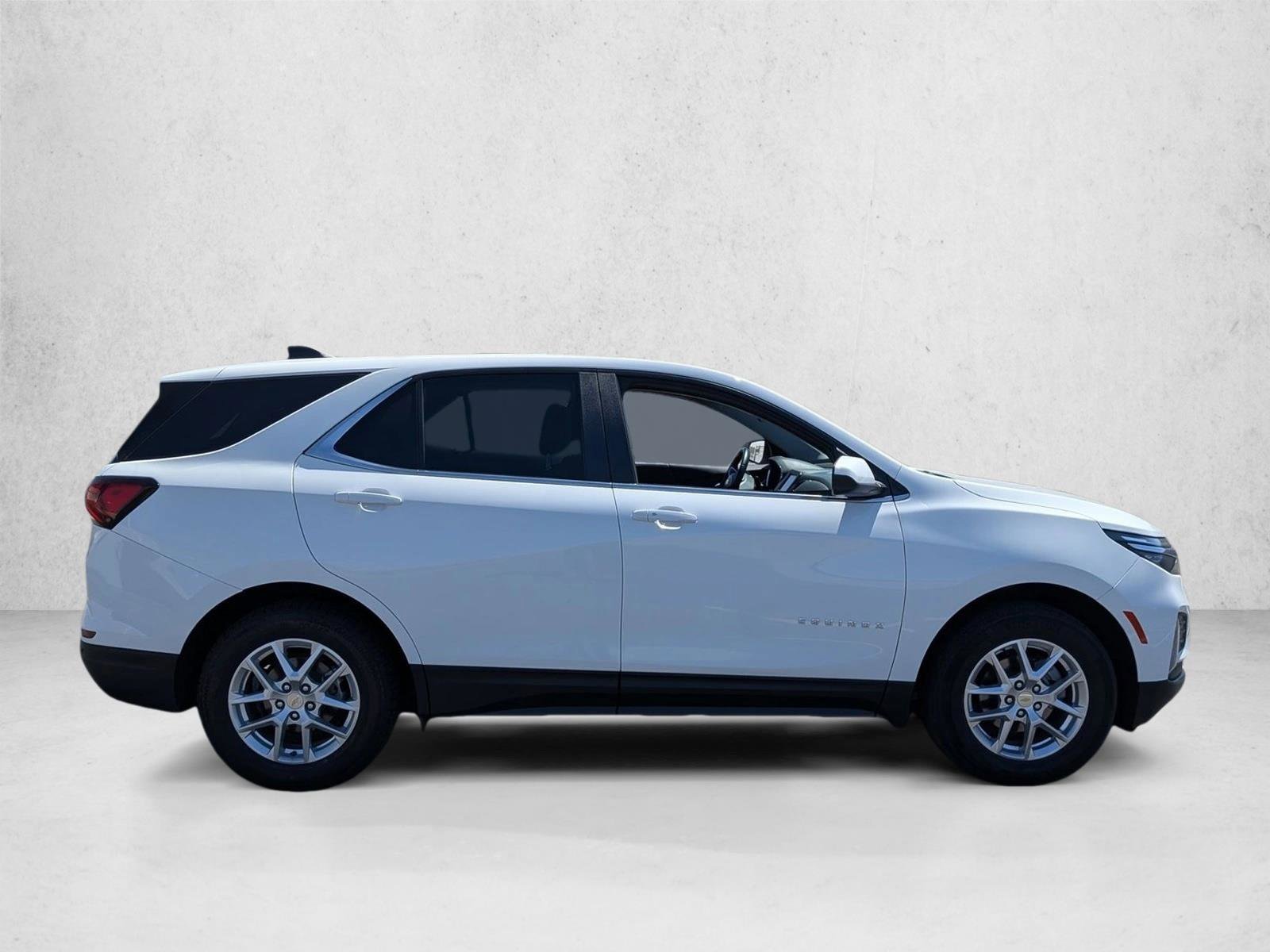 Used 2023 Chevrolet Equinox LT FWD image 4