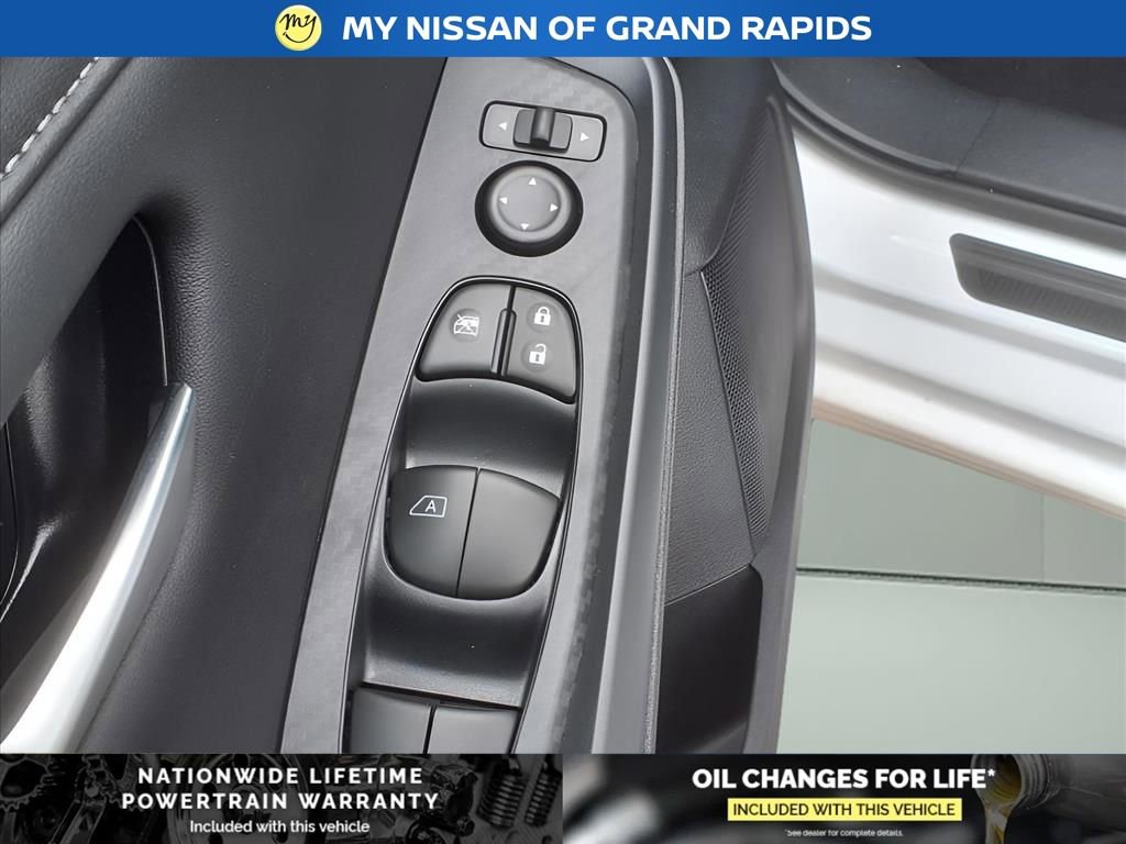 New 2025 Nissan Sentra SV w/ All-Weather Package image 8