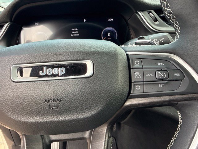 Used 2024 Jeep Grand Cherokee Limited AWD/4WD image 39