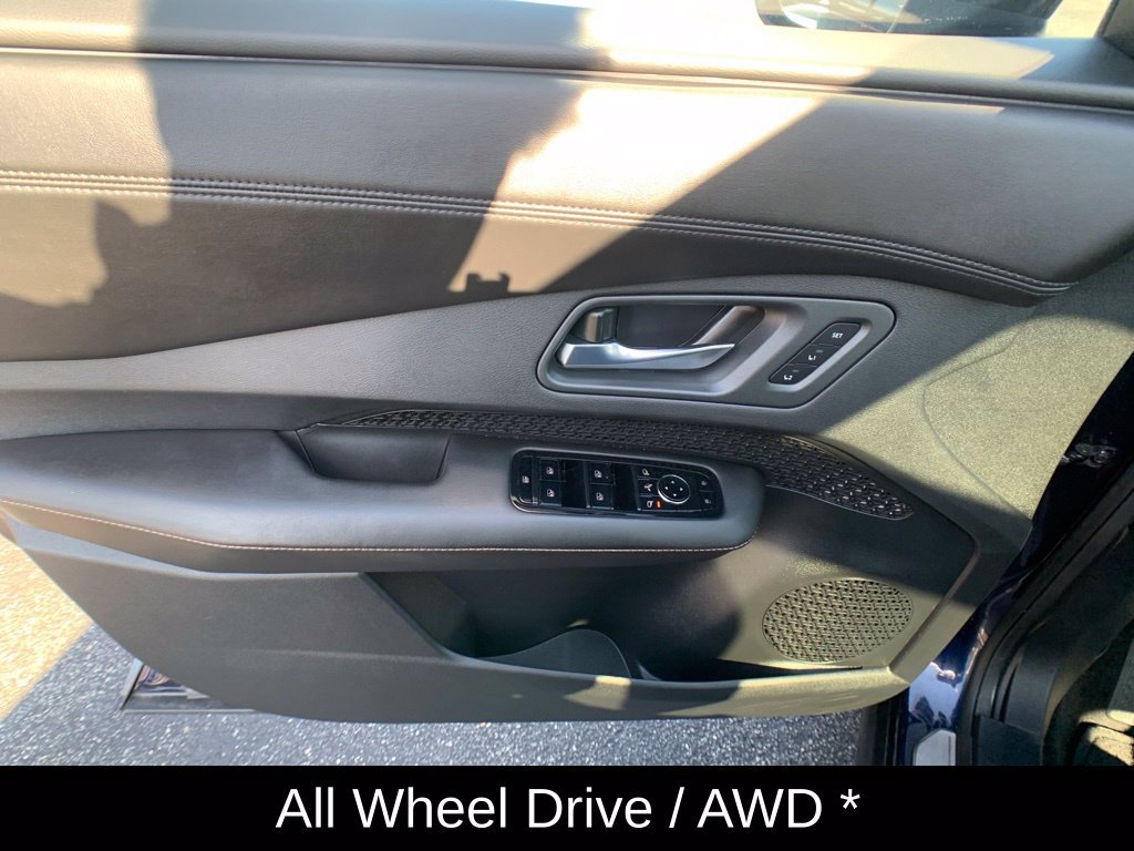 Certified 2024 Nissan Ariya AWD image 12