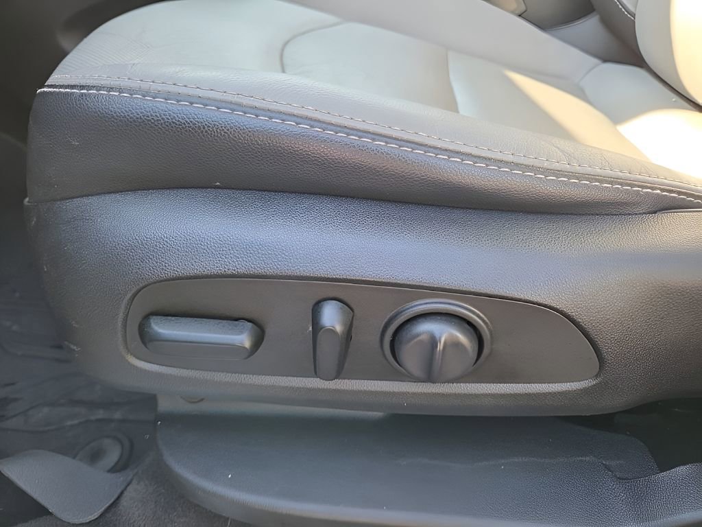 Used 2019 Chevrolet Equinox Premier image 19