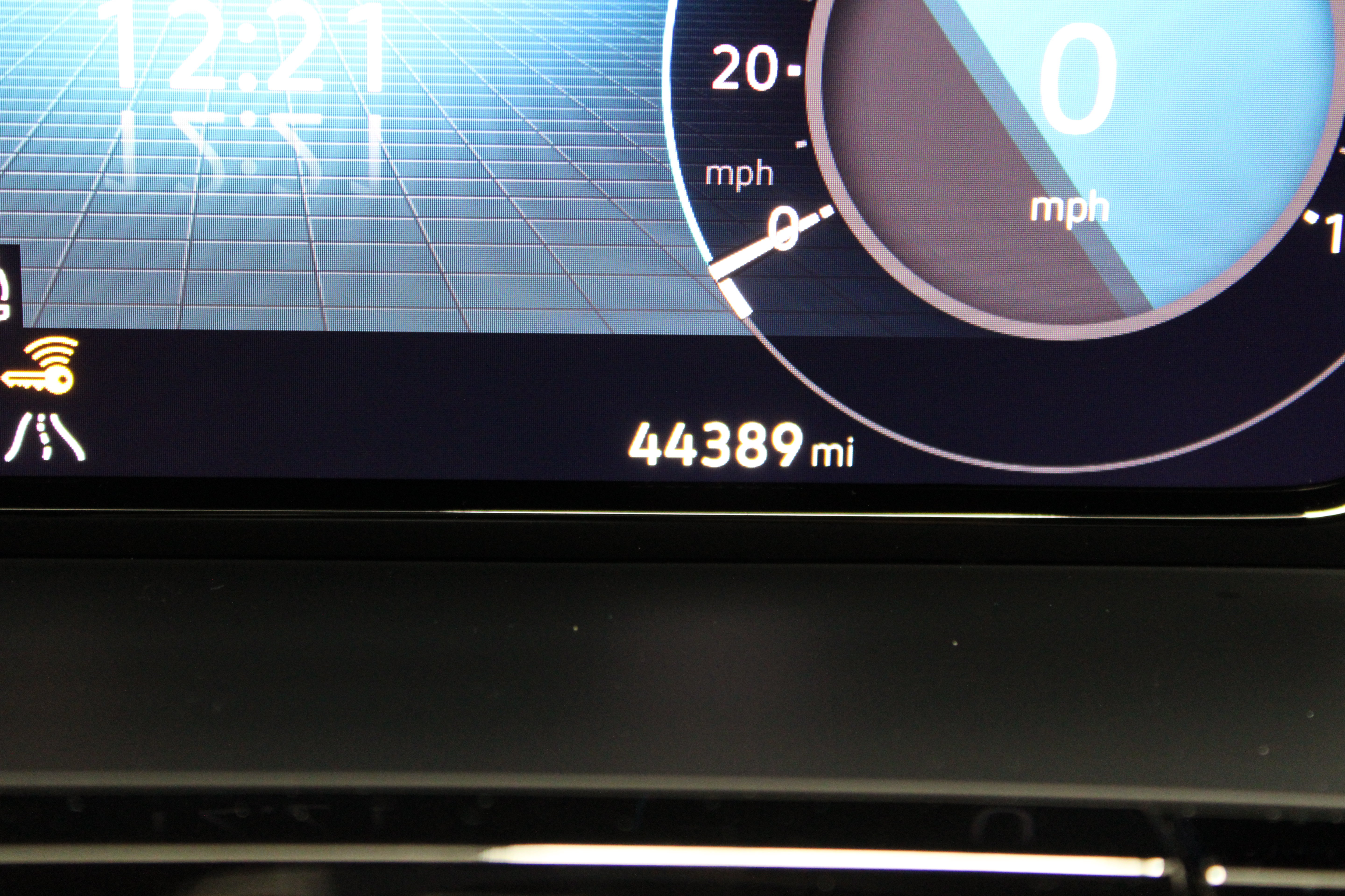 Used 2024 Volkswagen Atlas Cross Sport SE FWD image 39