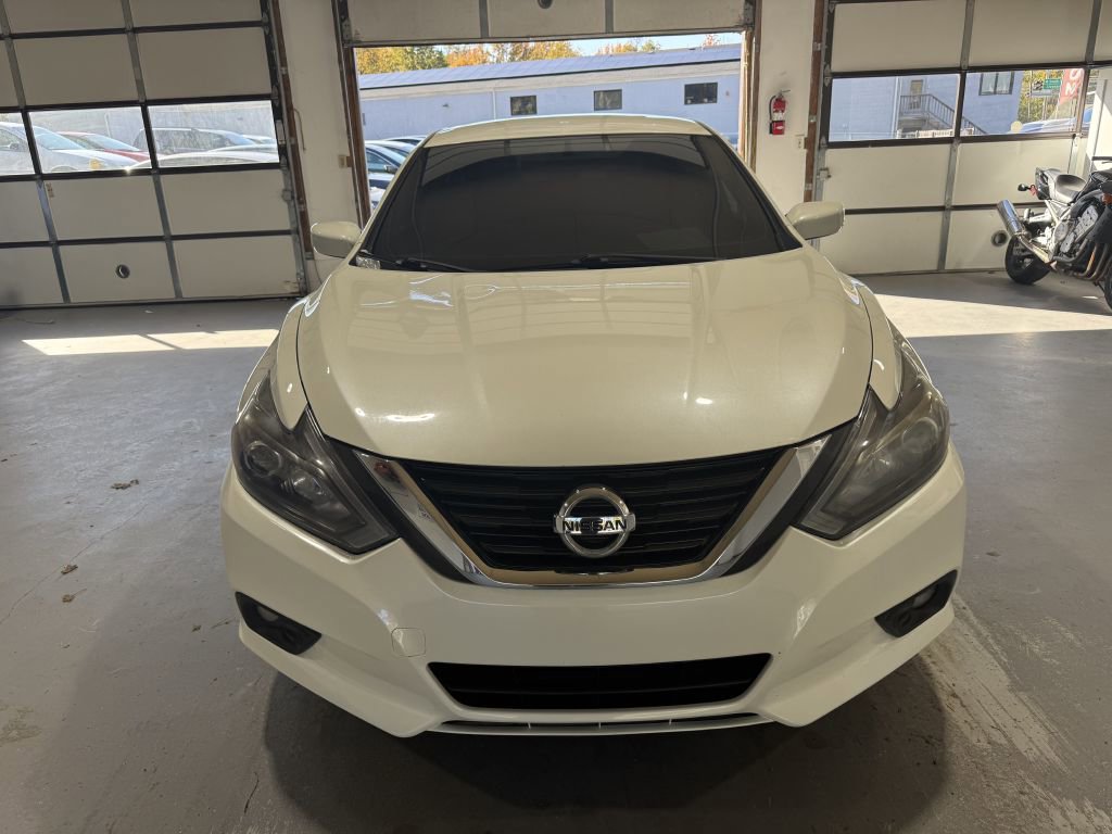 Used 2017 Nissan Altima 2.5 SR image 3