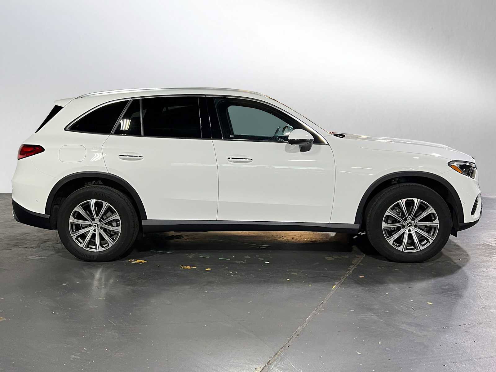 Used 2026 Mercedes-Benz GLC 300 4MATIC image 2
