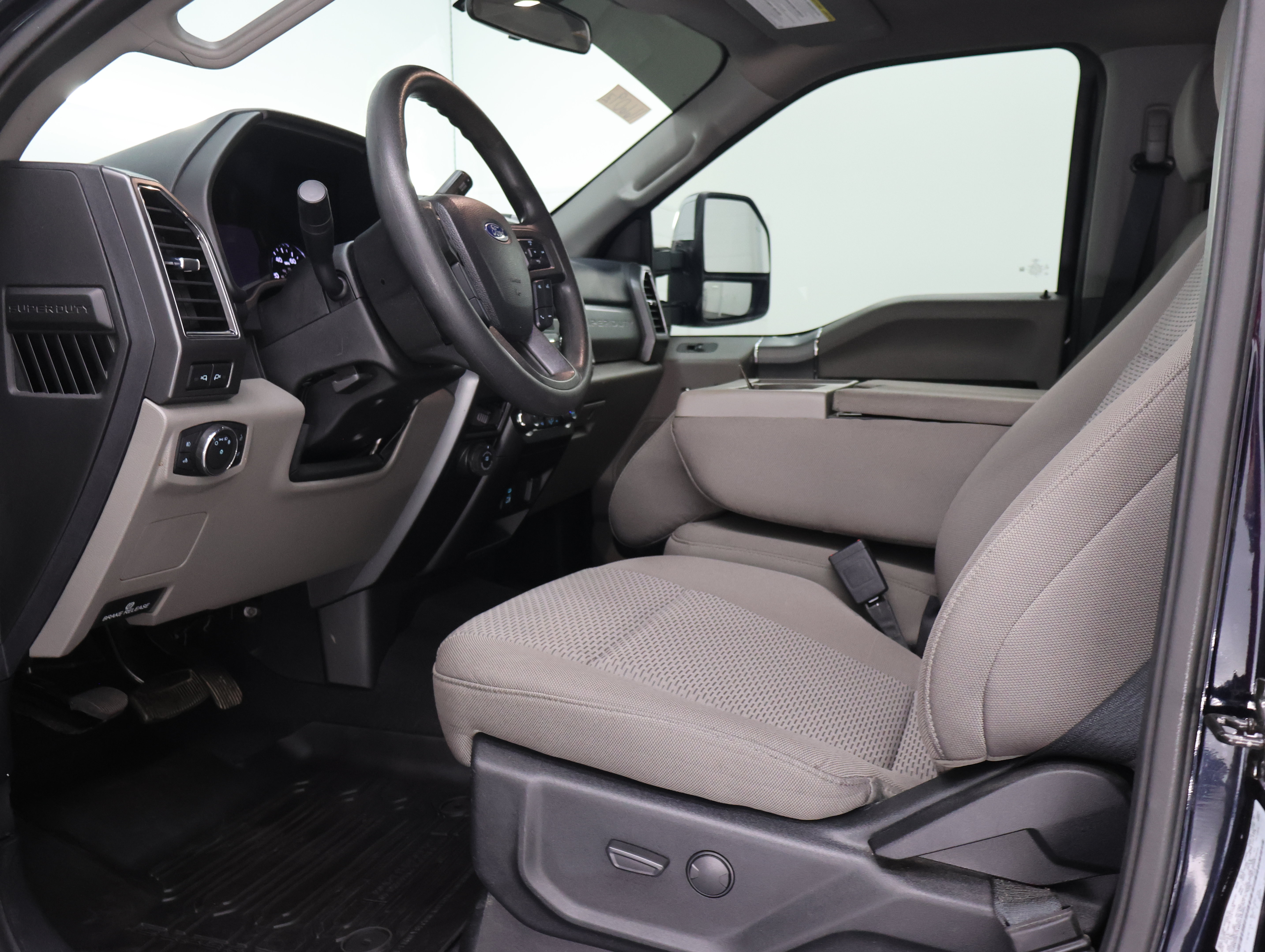 Used 2021 Ford F250 XLT w/ XLT Premium Package AWD/4WD image 8