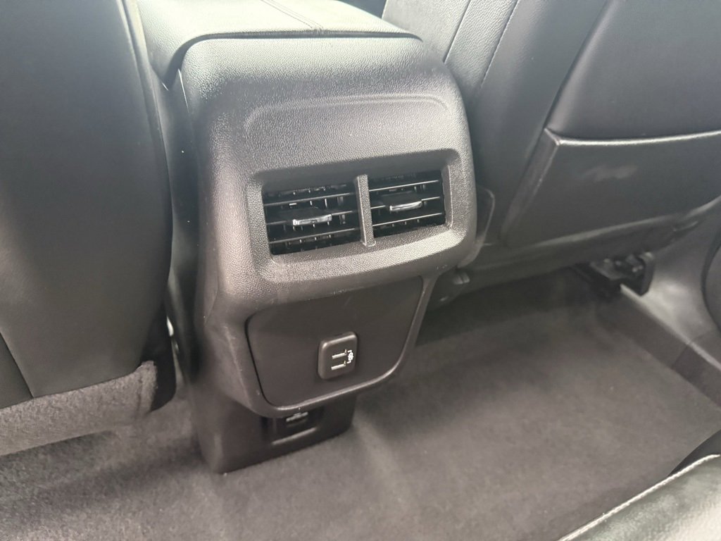 Used 2024 GMC Terrain SLT image 35