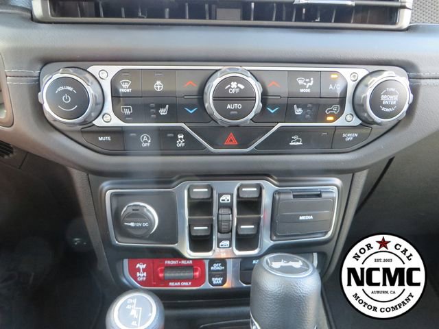 Used 2024 Jeep Wrangler Unlimited Rubicon w/ Technology Group AWD/4WD image 29
