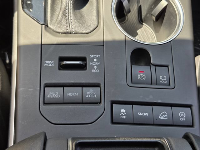 Used 2022 Toyota Highlander XLE AWD/4WD image 21