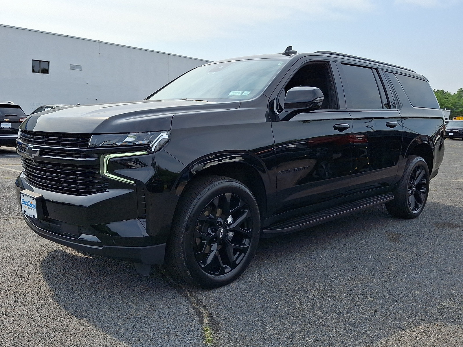 Used 2023 Chevrolet Suburban RST w/ Luxury Package AWD/4WD image 3