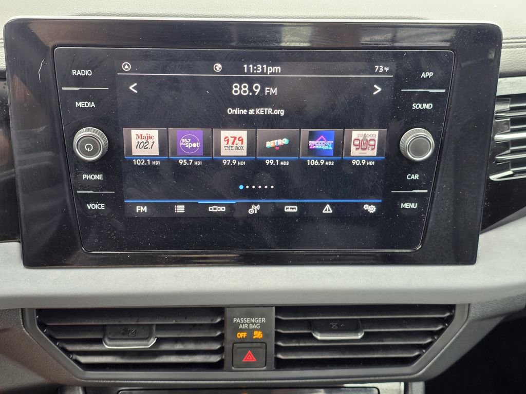 Used 2025 Volkswagen Jetta SE image 12