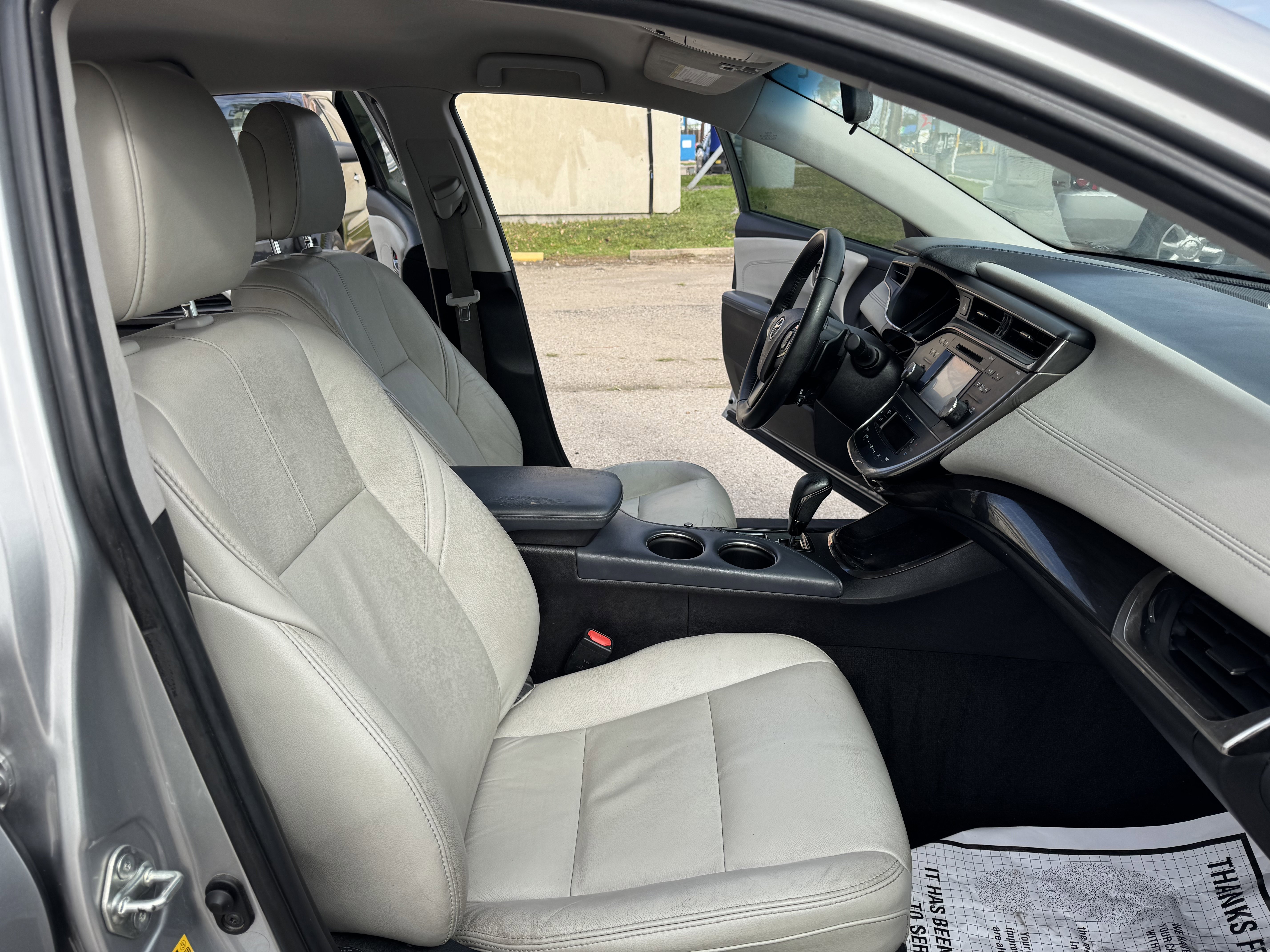 Used 2015 Toyota Avalon XLE FWD image 5