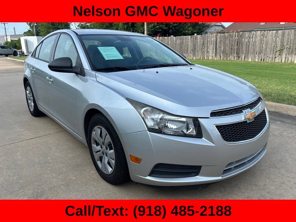 Used 2014 Chevrolet Cruze LS FWD image 3
