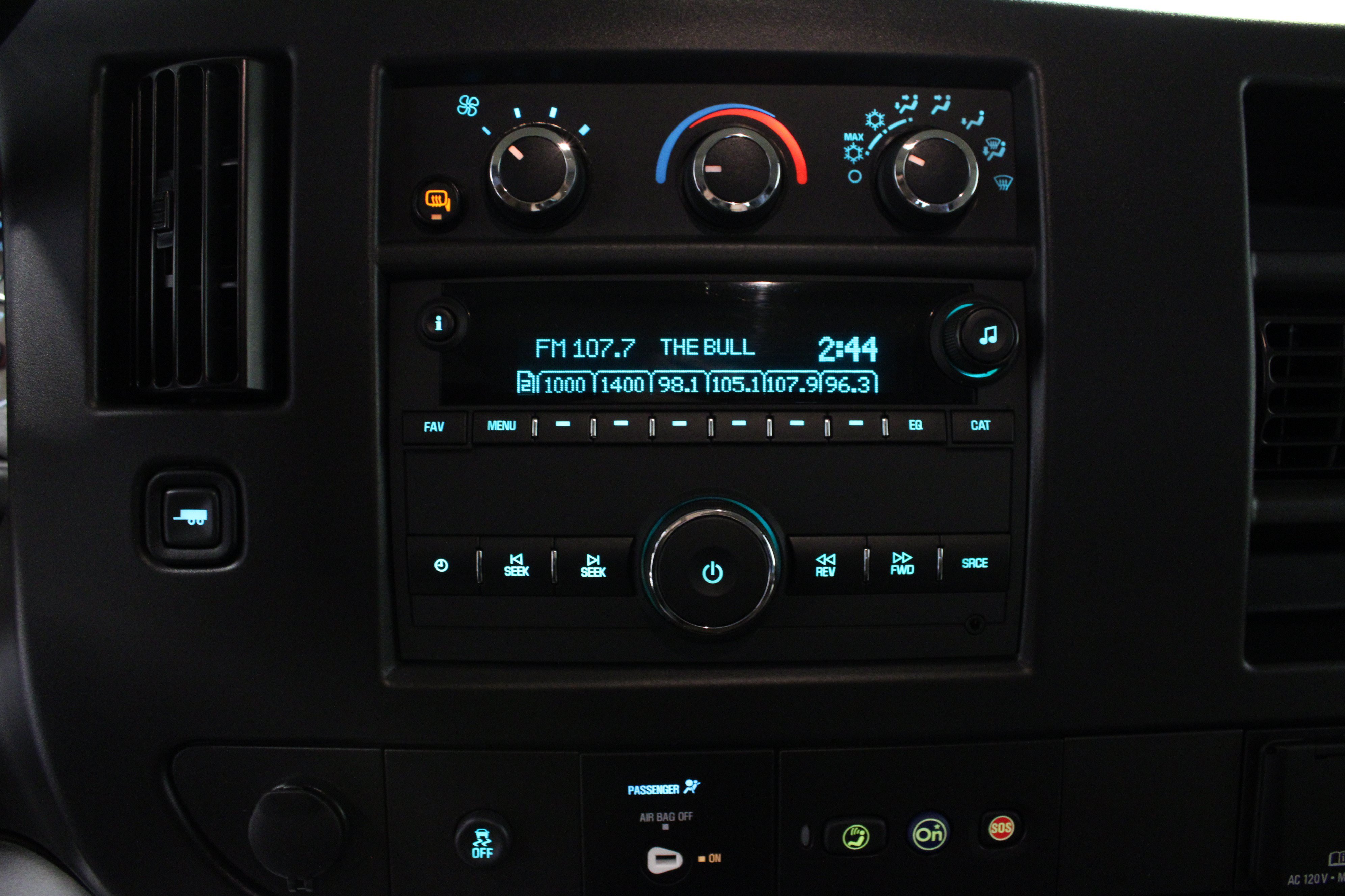 Used 2025 Chevrolet Express 3500 LS RWD image 21