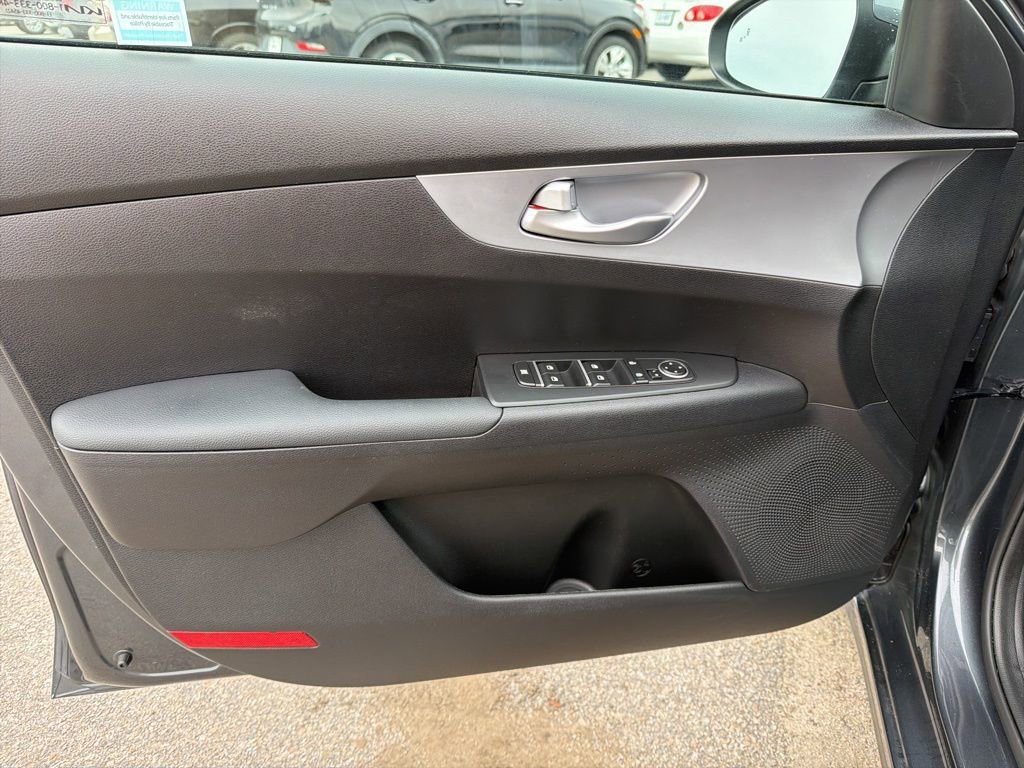 Used 2023 Kia Forte LXS w/ LXS Technology Package image 12